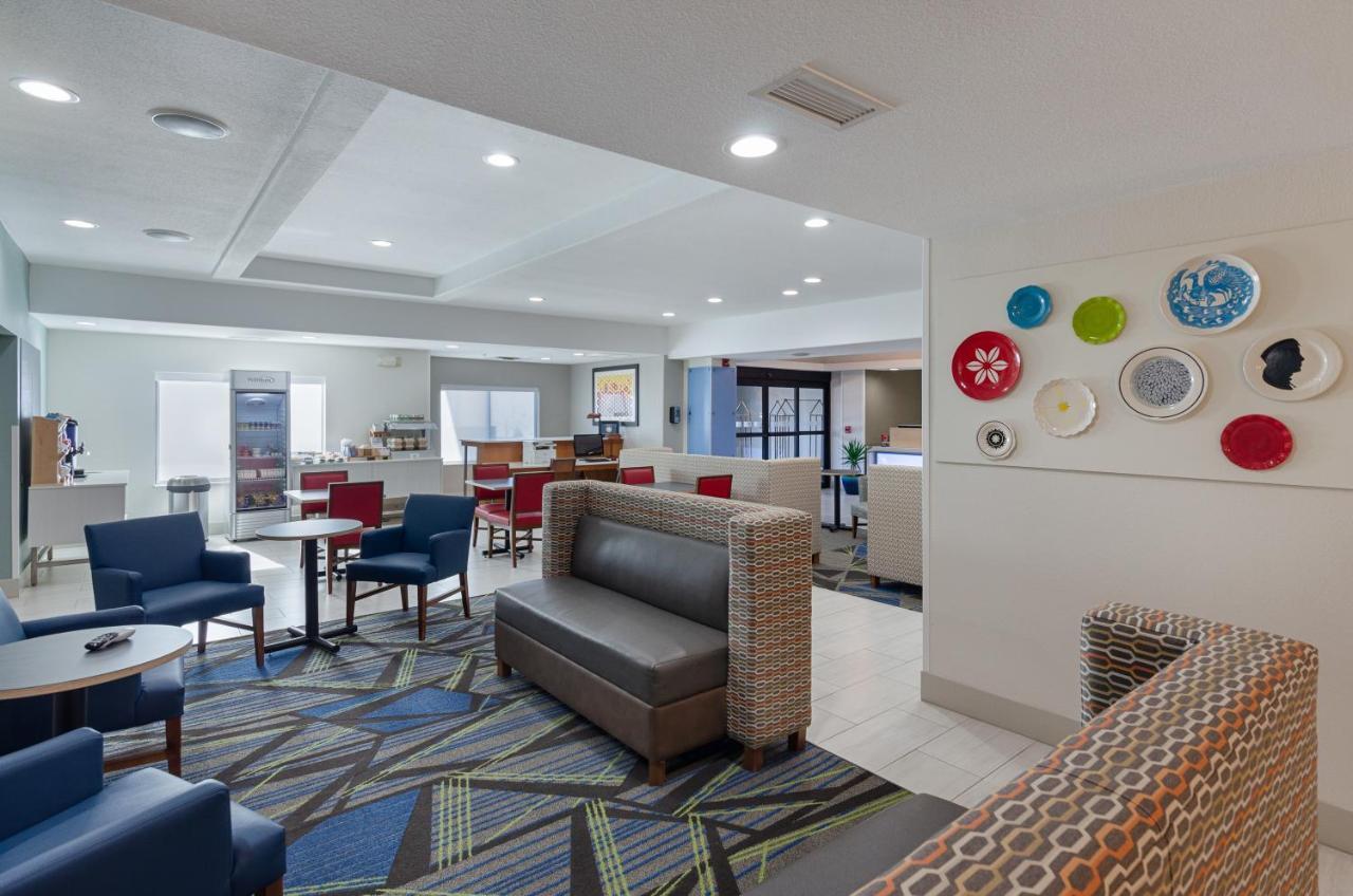 Holiday Inn Express Hotel & Suites Weston By Ihg Exterior foto